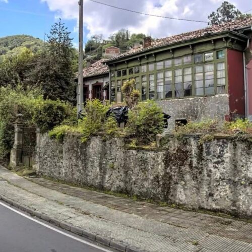 Chalet aristocrático en venta en Langreo | Casa de 1925 con opción de pago a plazos