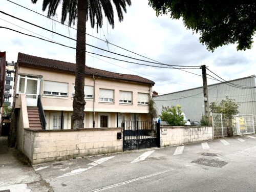 Chalet en Felguera, Langreo (Asturias) con 350 m² útiles, 2 baños, patios y sótano – solo 135.000 € negociables - Imagen 76
