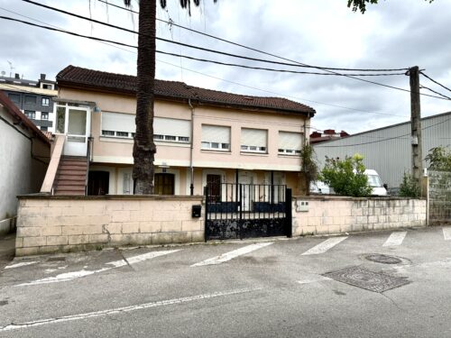 Chalet en Felguera, Langreo (Asturias) con 350 m² útiles, 2 baños, patios y sótano – solo 135.000 € negociables - Imagen 74