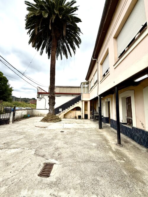 Chalet en Felguera, Langreo (Asturias) con 350 m² útiles, 2 baños, patios y sótano – solo 135.000 € negociables - Imagen 68