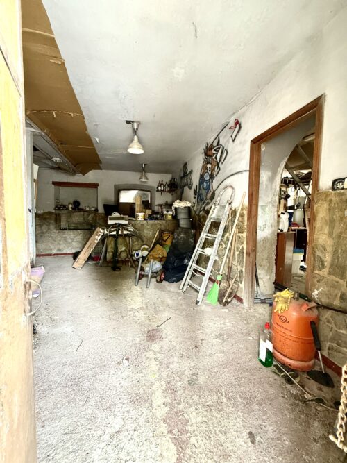 Chalet en Felguera, Langreo (Asturias) con 350 m² útiles, 2 baños, patios y sótano – solo 135.000 € negociables - Imagen 52