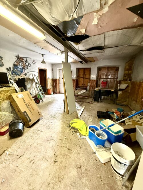 Chalet en Felguera, Langreo (Asturias) con 350 m² útiles, 2 baños, patios y sótano – solo 135.000 € negociables - Imagen 45