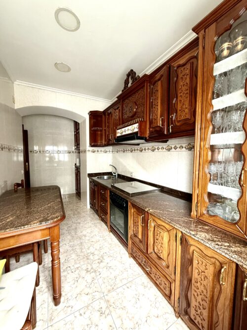 Chalet en Felguera, Langreo (Asturias) con 350 m² útiles, 2 baños, patios y sótano – solo 135.000 € negociables - Imagen 26