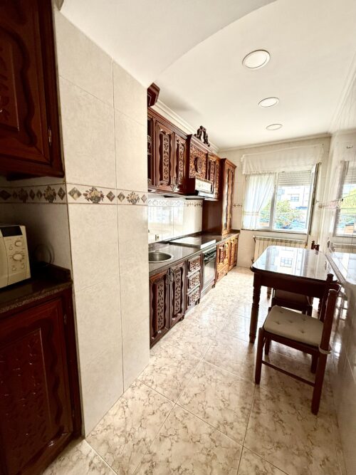 Chalet en Felguera, Langreo (Asturias) con 350 m² útiles, 2 baños, patios y sótano – solo 135.000 € negociables - Imagen 25