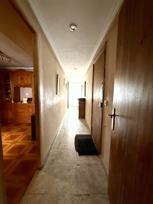 Chalet en Felguera, Langreo (Asturias) con 350 m² útiles, 2 baños, patios y sótano – solo 135.000 € negociables - Imagen 7