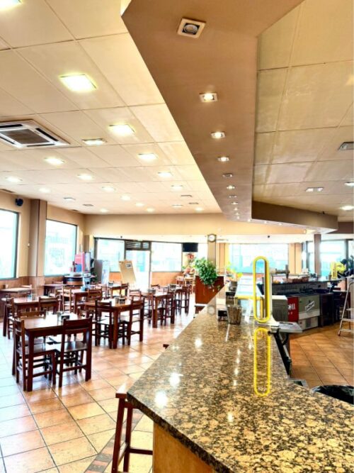 Inversión única en Gijón: nave de 500m² con restaurante en venta y potencial de discoteca libre de restricciones. - Imagen 18