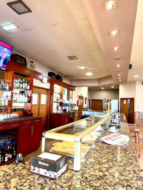 Inversión única en Gijón: nave de 500m² con restaurante en venta y potencial de discoteca libre de restricciones. - Imagen 16
