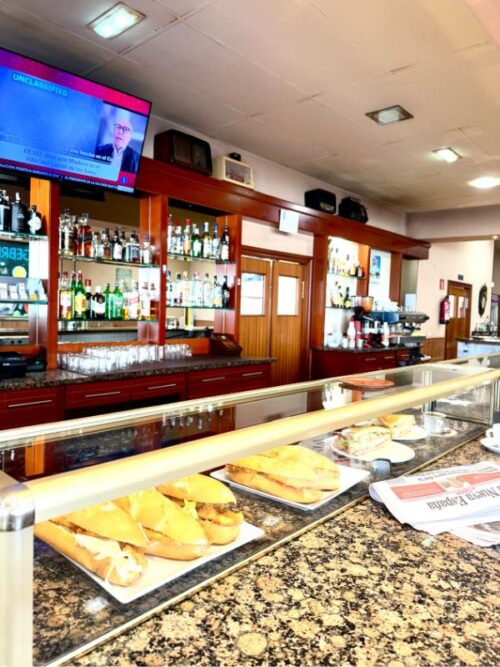 Inversión única en Gijón: nave de 500m² con restaurante en venta y potencial de discoteca libre de restricciones. - Imagen 15