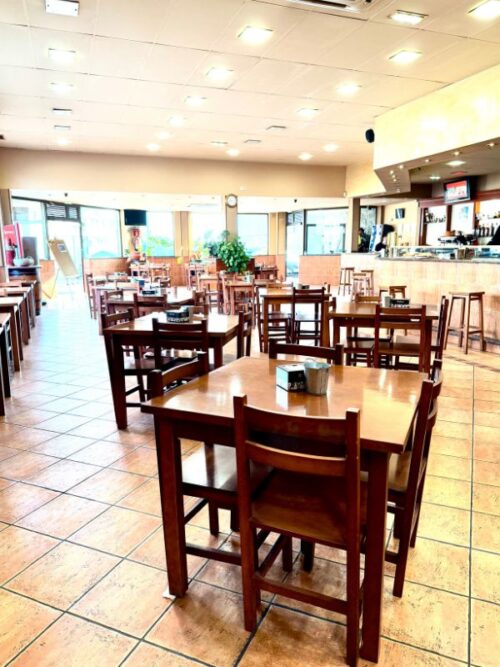 Inversión única en Gijón: nave de 500m² con restaurante en venta y potencial de discoteca libre de restricciones. - Imagen 14