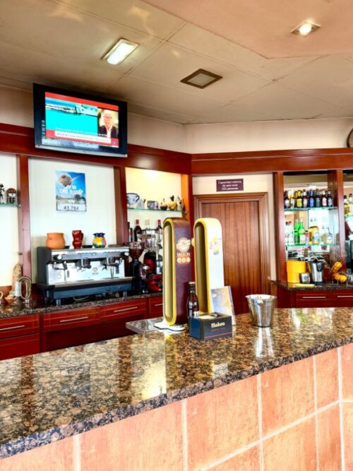 Inversión única en Gijón: nave de 500m² con restaurante en venta y potencial de discoteca libre de restricciones. - Imagen 8