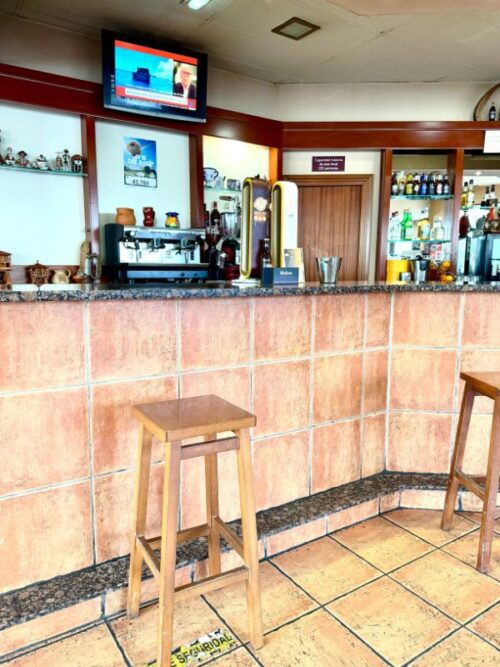 Inversión única en Gijón: nave de 500m² con restaurante en venta y potencial de discoteca libre de restricciones. - Imagen 7