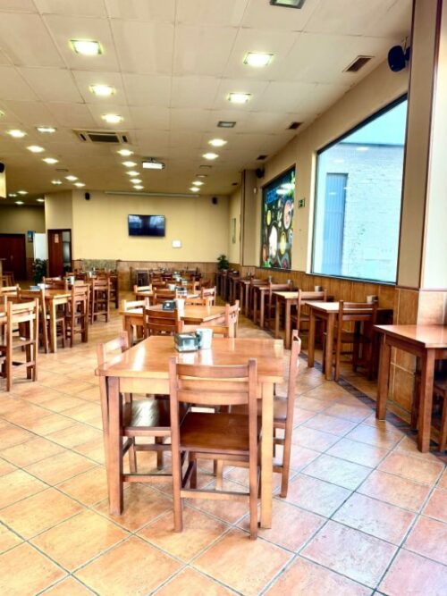 Inversión única en Gijón: nave de 500m² con restaurante en venta y potencial de discoteca libre de restricciones. - Imagen 6