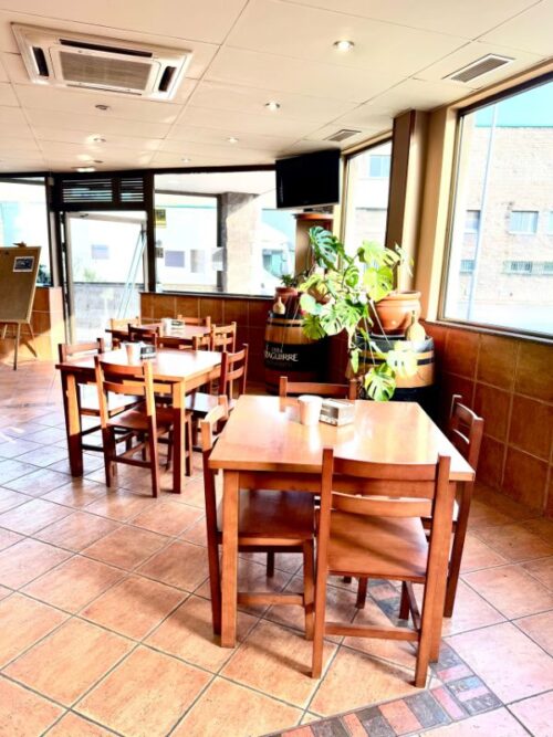 Inversión única en Gijón: nave de 500m² con restaurante en venta y potencial de discoteca libre de restricciones. - Imagen 26