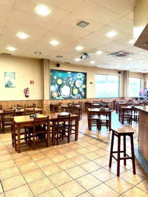 Inversión única en Gijón: nave de 500m² con restaurante en venta y potencial de discoteca libre de restricciones. - Imagen 25