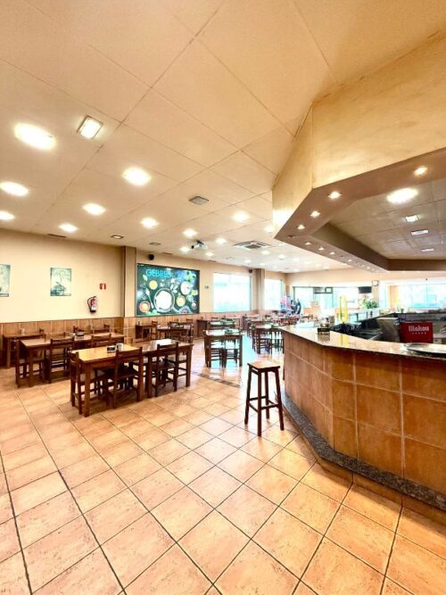 Inversión única en Gijón: nave de 500m² con restaurante en venta y potencial de discoteca libre de restricciones. - Imagen 24