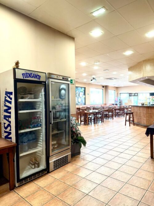 Inversión única en Gijón: nave de 500m² con restaurante en venta y potencial de discoteca libre de restricciones. - Imagen 23