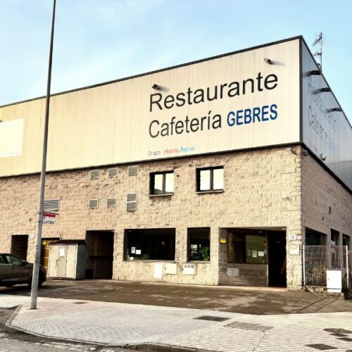 Inversión única en Gijón: nave de 500m² con restaurante en venta y potencial de discoteca libre de restricciones.