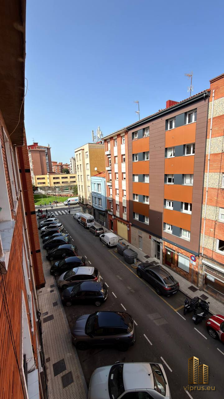 Piso en venta en El Llano, Gijón: 80 m², 3 hab., exterior — 135.000 € Piso en venta en El Llano, Gijón: 80 m², 3 hab., exterior — 135.000 € - Imagen 27